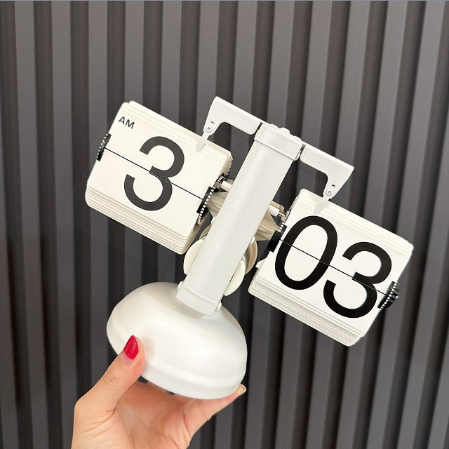 Retro Metal Flip Clock with Quartz Movement — QIUOLA | qiuola.com